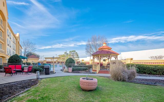 La Quinta Inn & Suites by Wyndham Sherman