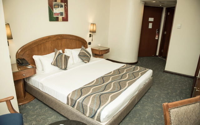 Cherry Maryski Hotel