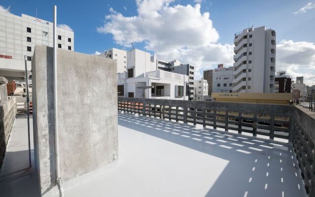 Naha Condominium Maejima House