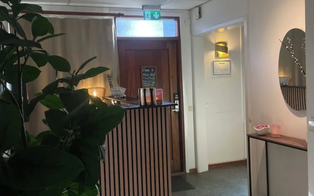 Ewa & Maude Hotel