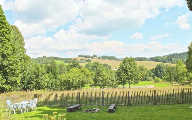 Holiday House Near Forest in Obora