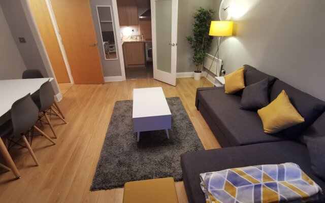 The Qube Apartments Sleeps 6 Parking