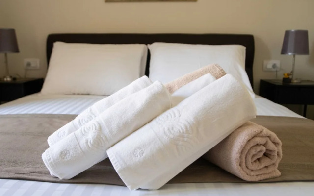 The Poolside Stone House in Bale