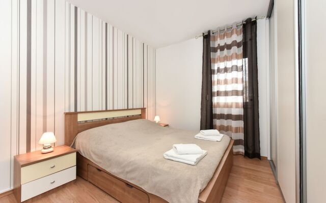 Apartment Purple Summer City