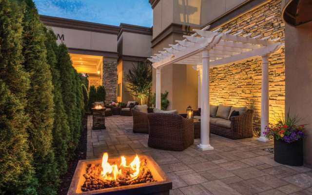 Radisson Hotel Freehold