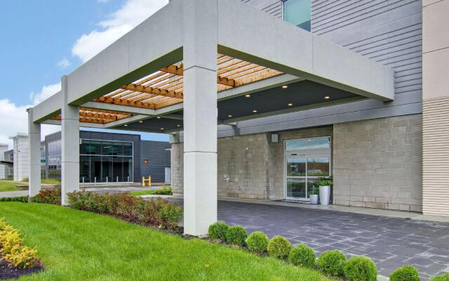 Home2 Suites by Hilton Montreal Dorval