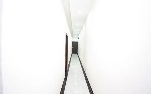 OYO 28282 Hotel J J Crown