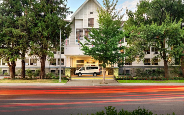 Huntingdon Hotel and Suites