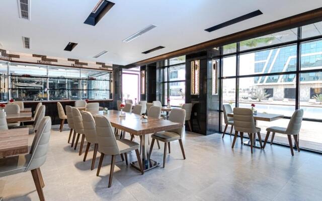 Platinum Hotel