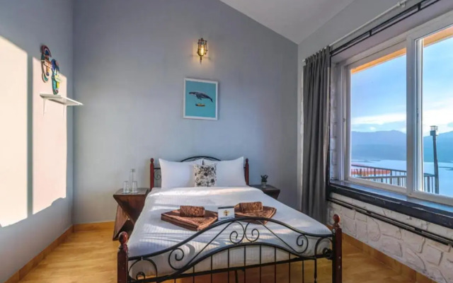 SaffronStays Blue Infinitum, Pawna