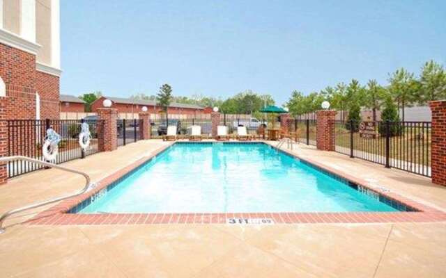 Comfort Suites Airport