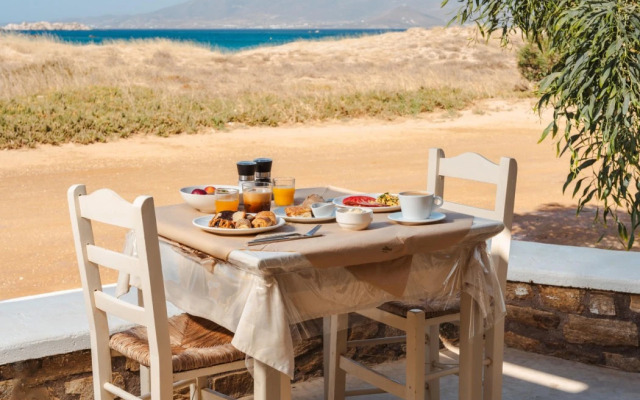 Almiriki Naxos Beachside Living