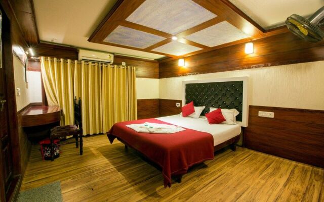 Tharangini Houseboats