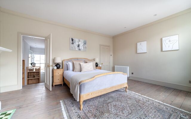 5 Bed Apartment in Clapham