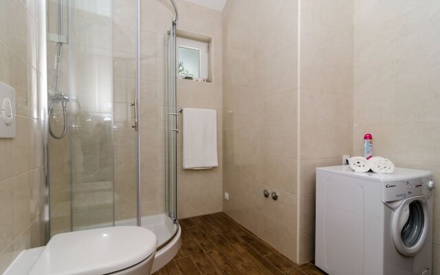 Ploce apartmani - LUV
