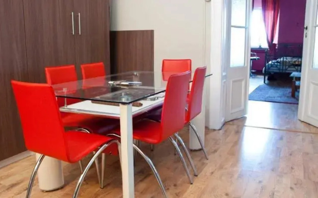 Sfatului Apartment