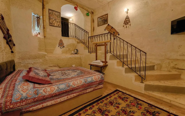 Avlu Cave House