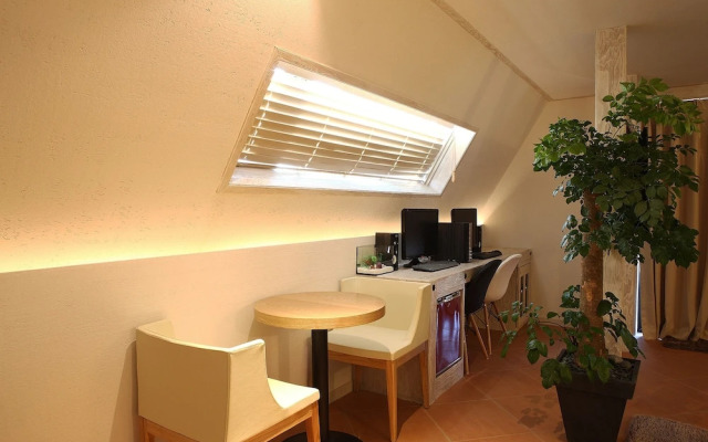 Art 1 Hotel