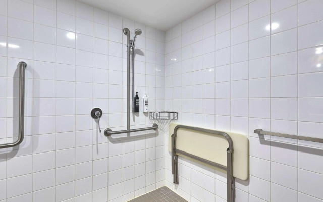 ibis Perth