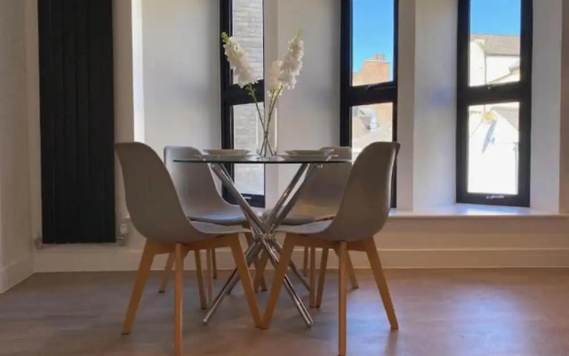 Modern Stylish 2 bedroom 2 Bath Apts.