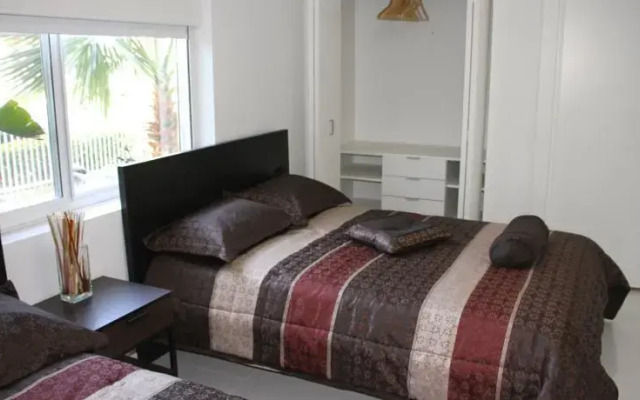 South Beach Contemporary Suite