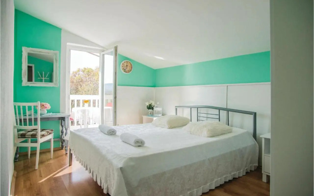 Three-Bedroom Holiday Home in Imotski