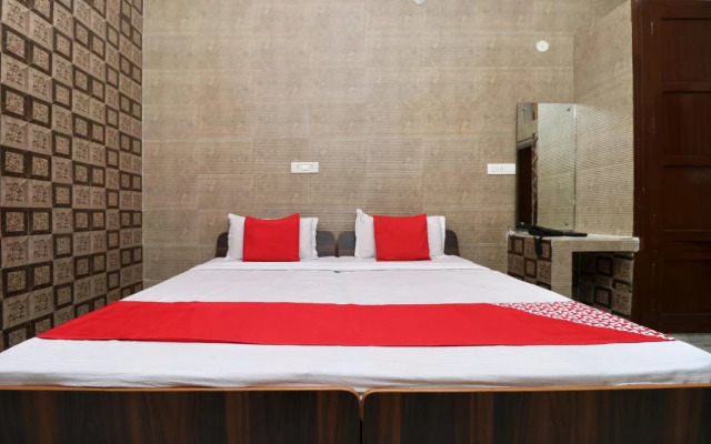 OYO 23066 Shiv Guest House