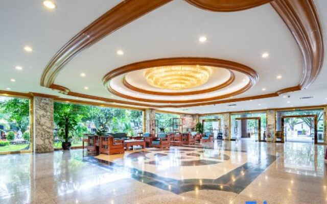Xinkaitong Hotel Ruili