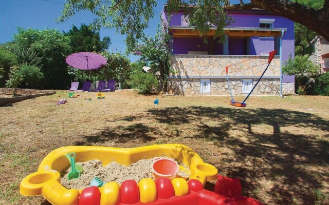Nice Home in Premantura With Wifi and 4 Bedrooms