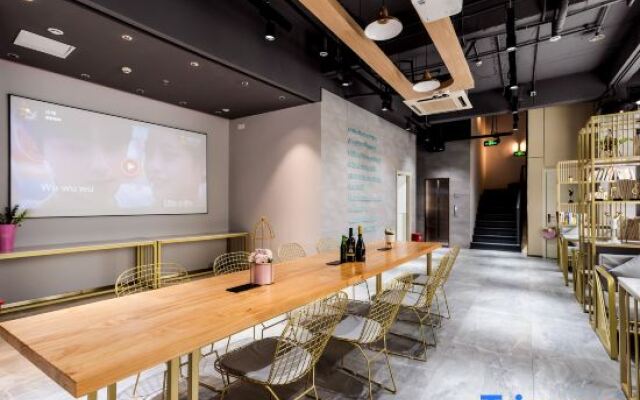 Mijia International Youth Hostel (Shanghai People's Square)