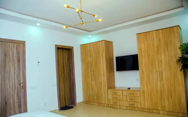 Old Bodija Ibadan - 3 Bedroom Home in a Private Gated Estate With 24 Hour Security & Power