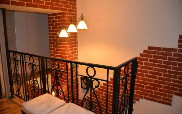 Hotel Varsavca Inn