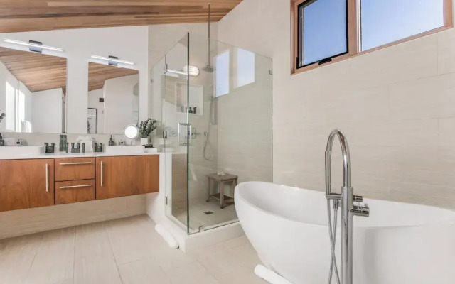 Cedar Loft Villa