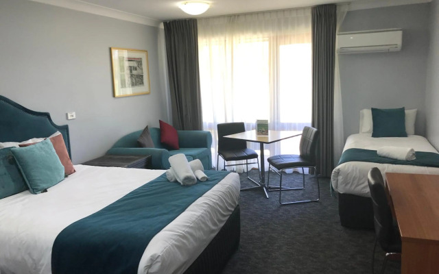 Town & Country Motor Inn Forbes