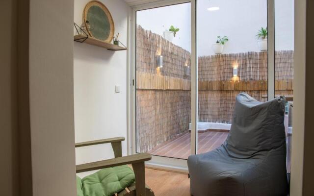 Charming 1 Bedroom Apartment w/ Terrace Near Belém