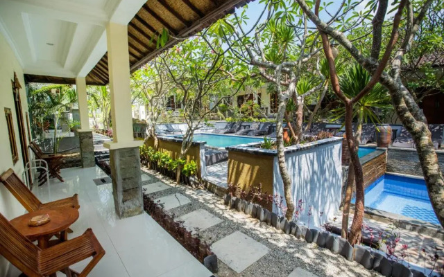 The Tanis Villas & Lembongan Express Bali