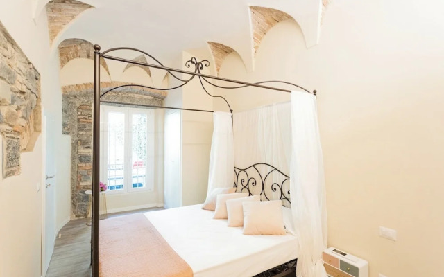 Romantic Escape City Centre With Jacuzzi & Parking
