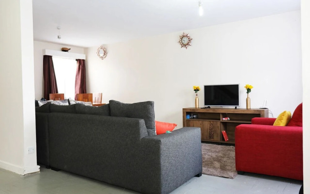 Kattaa's Quiet & Cozy Home near JKIA