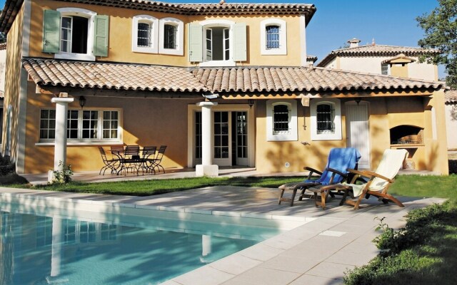 Nice Villa With Dishwasher and Whirlpool, Golfcourse at 1 km