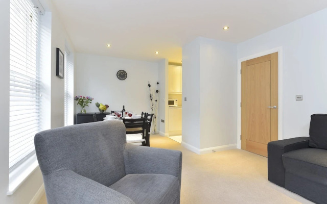 Tower Bridge City Apartments