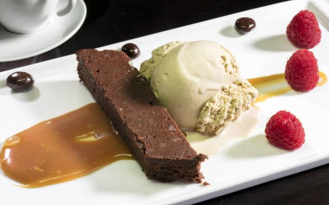 Beachside Resort & Residences