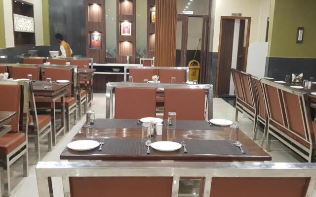 Hotel Teeja's - Haldi Restaurant Aiims road Jodhpur