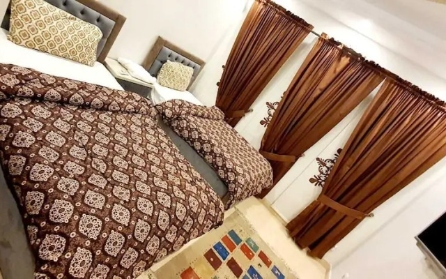 Delano Inn Guest House