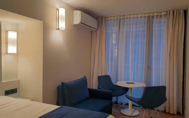 Su's Batumi Cozy 1 BR with Pool