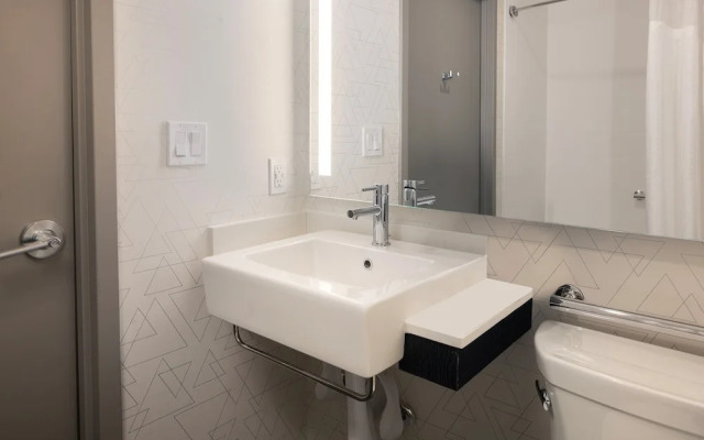 Holiday Inn Express NYC Chelsea - NoMad Area