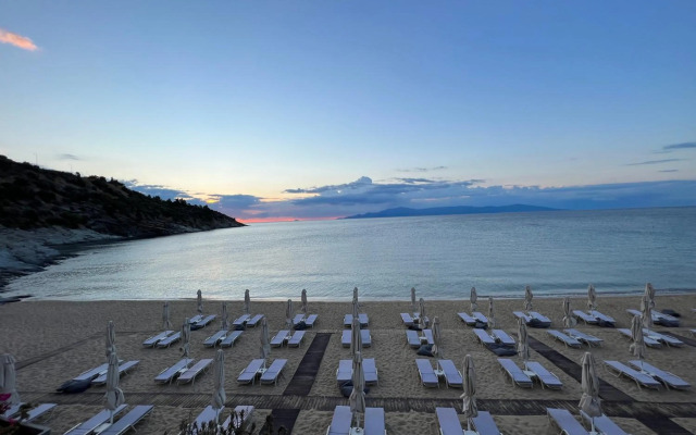 Bomo Tosca Beach Hotel