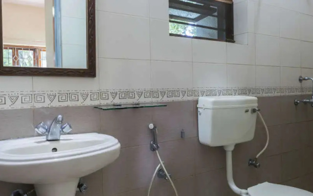 OYO 17050 Shalom Resort
