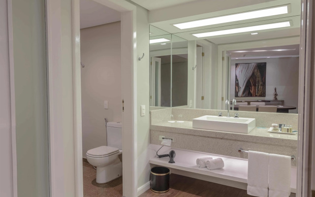 Hotel Deville Prime Porto Alegre