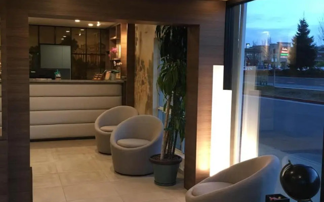 Travelodge Airport South