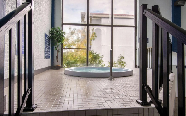 Quality Inn & Conference Centre